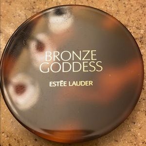 Estée Lauder bronze goddess contour in medium